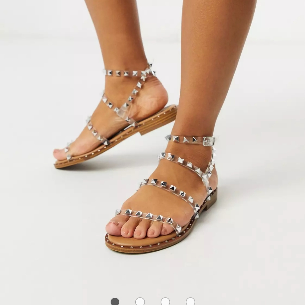 Steve Madden Studded sandals